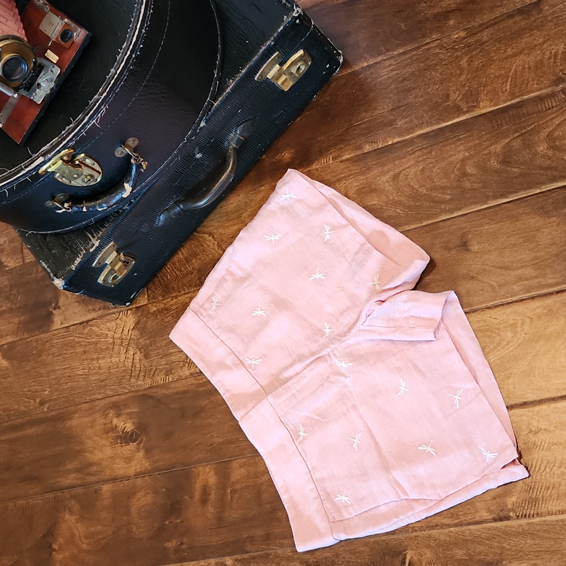 Loft Embroidered Riviera Shorts